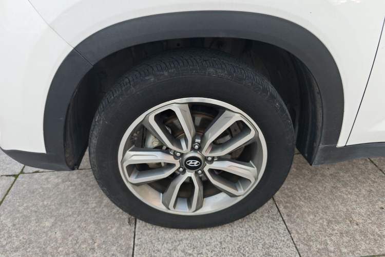 Used Hyundai ix35 2018 2.0L Automatic 2WD Zhiyong·Changxiang Edition Left Front Wheel Hub