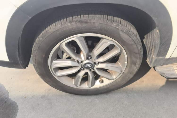 Used Hyundai ix35 2018 2.0L Automatic 2WD Zhiyong·Changxiang Edition Left Front Wheel Hub
