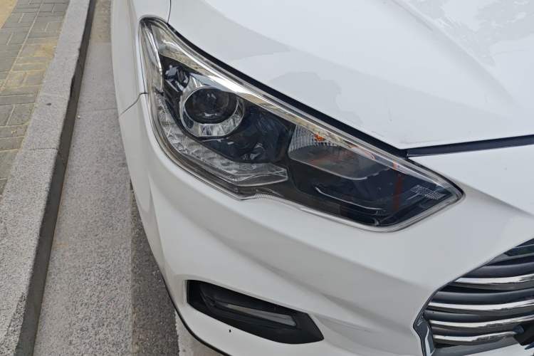 Used Hyundai ix35 2018 2.0L Automatic Two-Wheel Drive Zhiyong·Changlian Edition Right Front Headlight