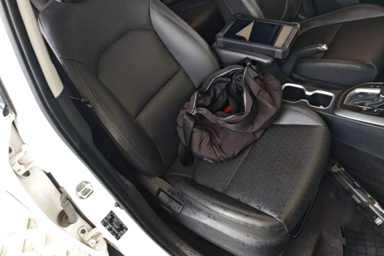 Used Hyundai ix35 2018 2.0L Automatic 4x4 Zhiyong – Flagship Edition Right Front Seat