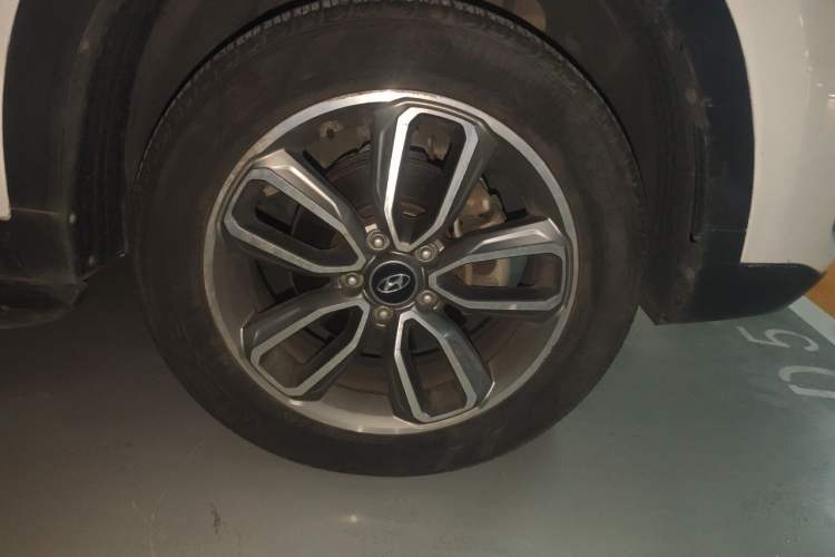 Used Hyundai ix35 2018 2.0L Automatic 2WD Zhiyong·Changxiang Edition Right Front Wheel Hub