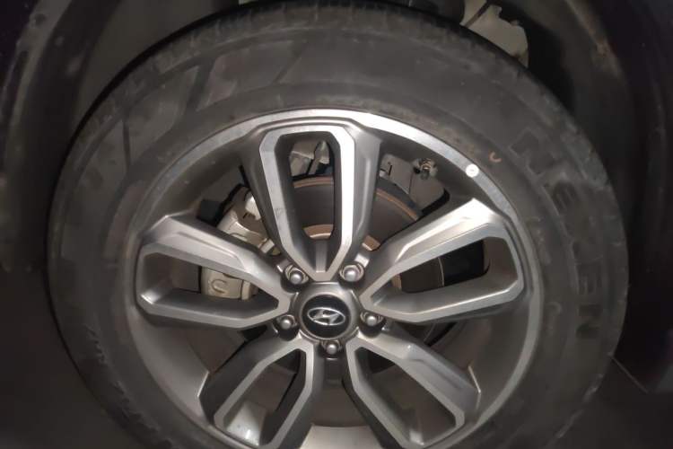 Used Hyundai ix35 2018 2.0L Automatic 2WD Zhiyong·Changxiang Edition Right Front Wheel Hub