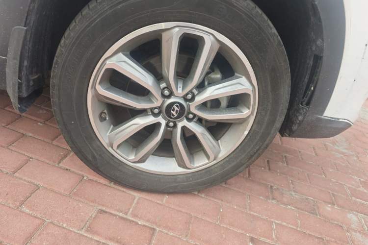 Used Hyundai ix35 2018 2.0L Automatic 2WD Zhiyong·Changxiang Edition Right Front Wheel Hub