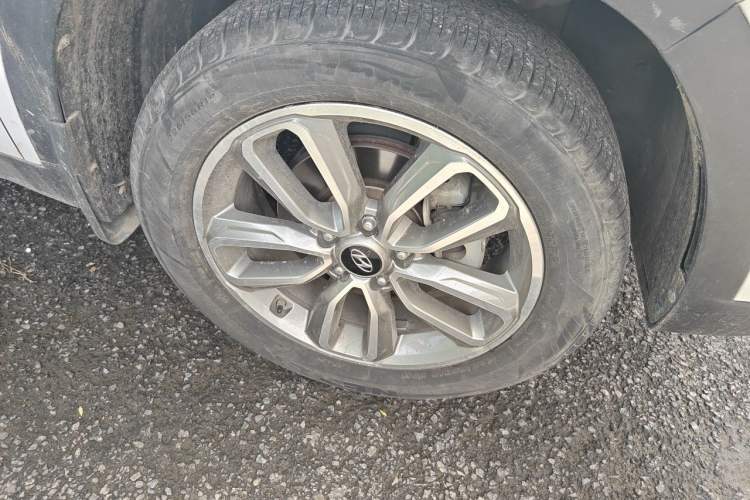 Used Hyundai ix35 2018 2.0L Automatic 2WD Zhiyong·Changxiang Edition Right Front Wheel Hub