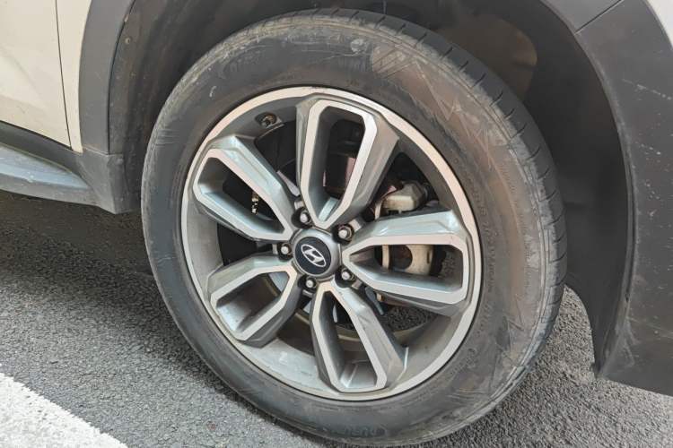 Used Hyundai ix35 2018 2.0L Automatic 2WD Zhiyong·Changxiang Edition Right Front Wheel Hub