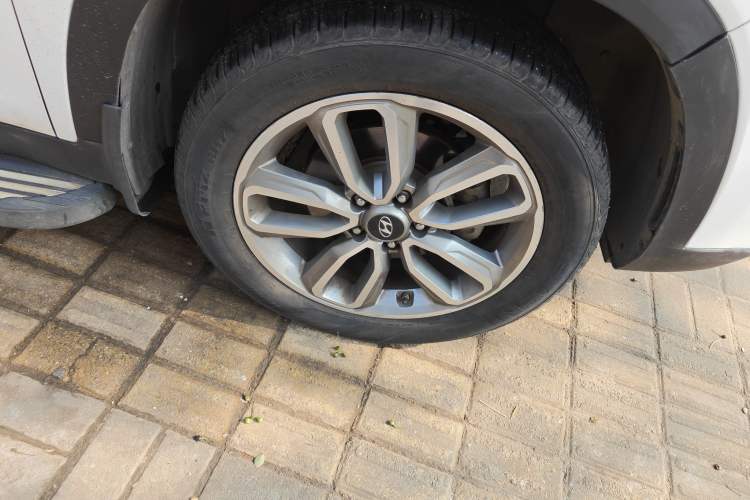 Used Hyundai ix35 2018 2.0L Automatic 2WD Zhiyong·Changxiang Edition Right Front Wheel Hub