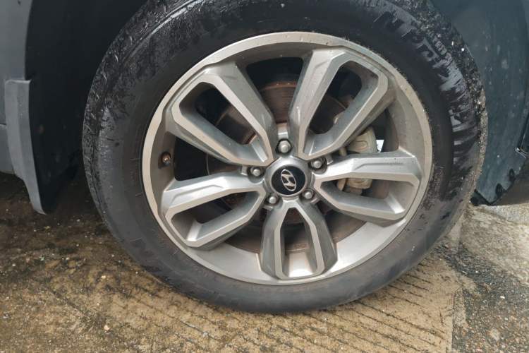 Used Hyundai ix35 2018 2.0L Automatic 2WD Zhiyong·Changxiang Edition Right Front Wheel Hub