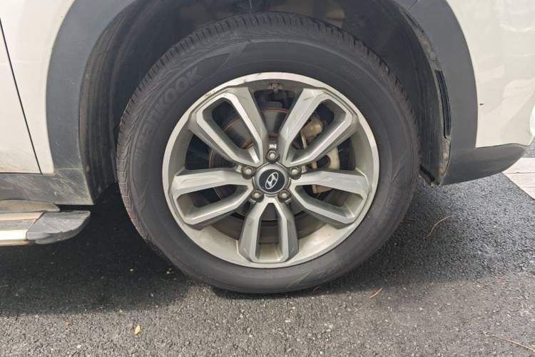 Used Hyundai ix35 2018 2.0L Automatic 2WD Zhiyong·Changxiang Edition Right Front Wheel Hub