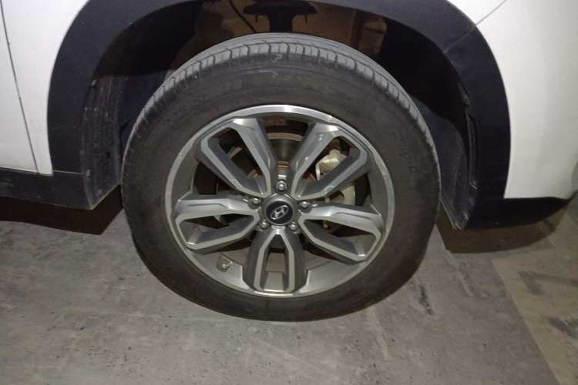 Used Hyundai ix35 2018 2.0L Automatic 2WD Zhiyong·Changxiang Edition Right Front Wheel Hub