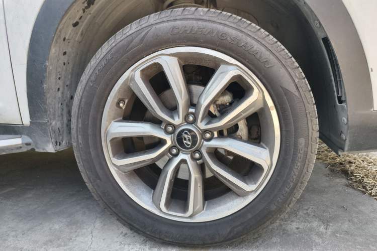 Used Hyundai ix35 2018 2.0L Automatic 2WD Zhiyong·Changxiang Edition Right Front Wheel Hub