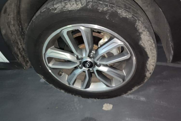 Used Hyundai ix35 2018 2.0L Automatic 2WD Zhiyong·Changxiang Edition Right Front Wheel Hub