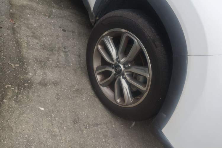 Used Hyundai ix35 2018 2.0L Automatic 2WD Zhiyong·Changxiang Edition Right Front Wheel Hub