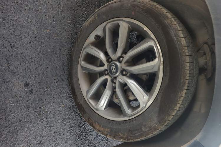 Used Hyundai ix35 2018 2.0L Automatic 2WD Zhiyong·Changxiang Edition Right Front Wheel Hub