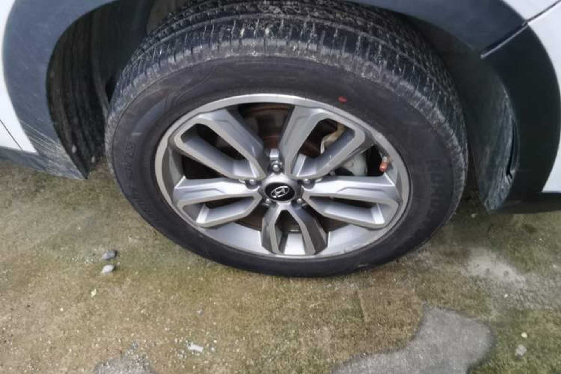 Used Hyundai ix35 2018 2.0L Automatic 2WD Zhiyong·Changxiang Edition Right Front Wheel Hub