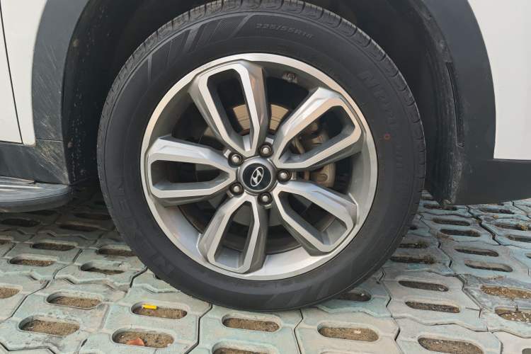 Used Hyundai ix35 2018 2.0L Automatic 2WD Zhiyong·Changxiang Edition Right Front Wheel Hub