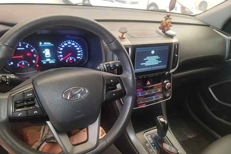 Used Hyundai ix35 2018 2.0L Automatic 2WD Zhiyong·Changxiang Edition Center Console