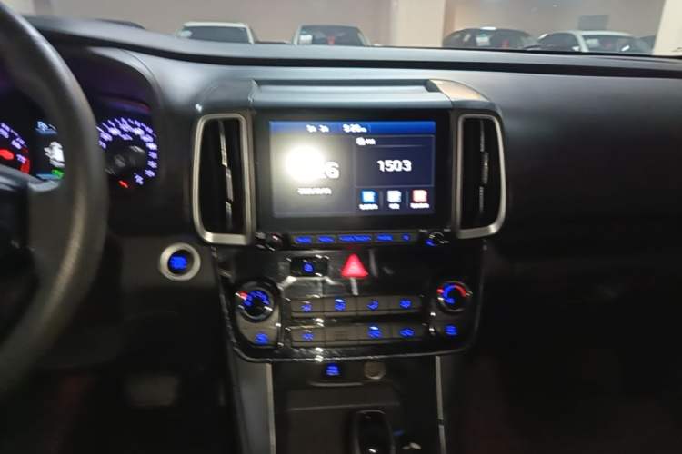 Used Hyundai ix35 2019 2.0L Automatic 2WD Zhiyong·Changxiang Edition China VI Standard Audio And AC Panel
