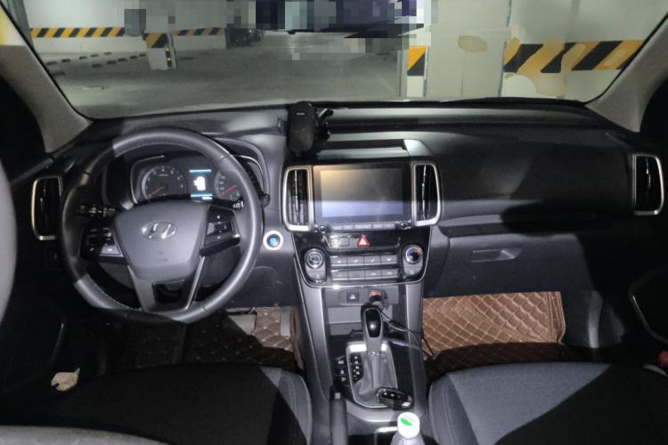 Used Hyundai ix35 2019 2.0L Automatic 2WD Zhiyong·Changxiang Edition China V Standard Center Console