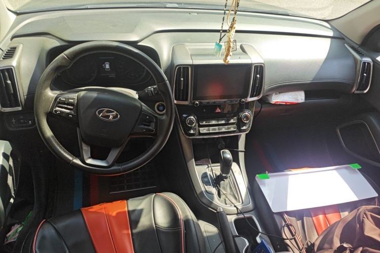 Used Hyundai ix35 2019 2.0L Automatic 2WD Zhiyong·Changxiang Edition China V Standard Center Console