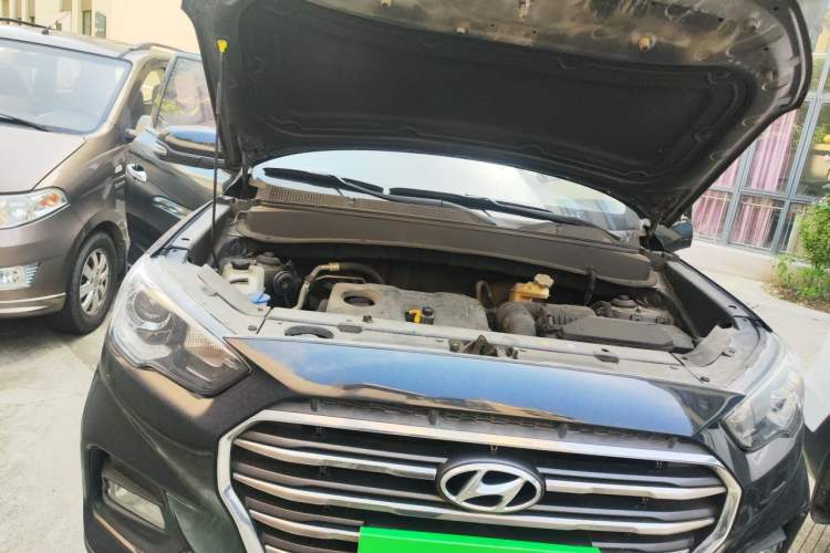 Used Hyundai ix35 2019 2.0L Automatic 2WD Zhiyong·Changxiang Edition China V Standard Engine Bay Right