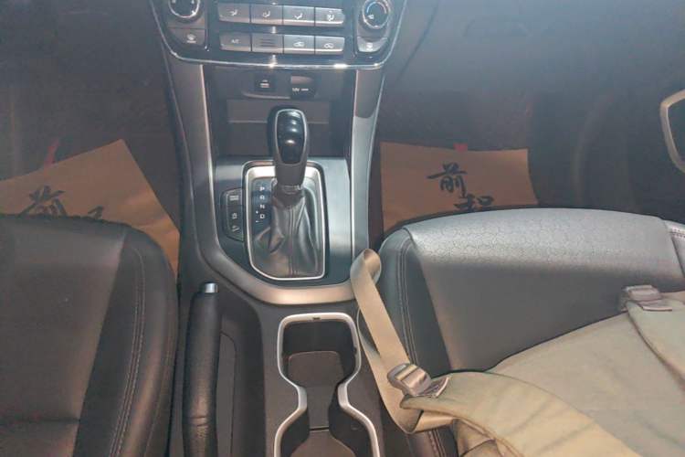 Used Hyundai ix35 2019 2.0L Automatic 2WD Zhiyong·Changxiang Edition China V Standard Gear Lever