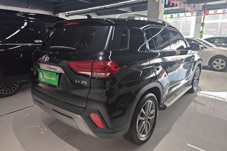 Used Hyundai ix35 2019 2.0L Automatic 2WD Zhiyong·Changxiang Edition China V Standard Rear Right 45 Deg