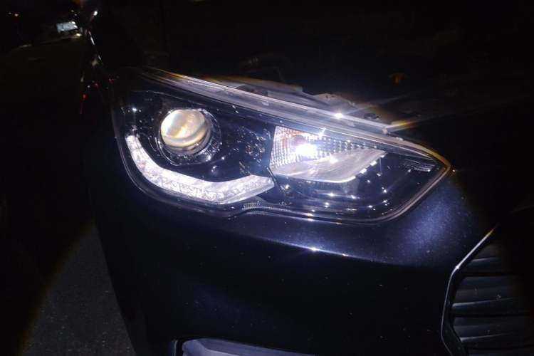 Used Hyundai ix35 2019 2.0L Automatic 2WD Zhiyong·Changxiang Edition China V Standard Right Front Headlight