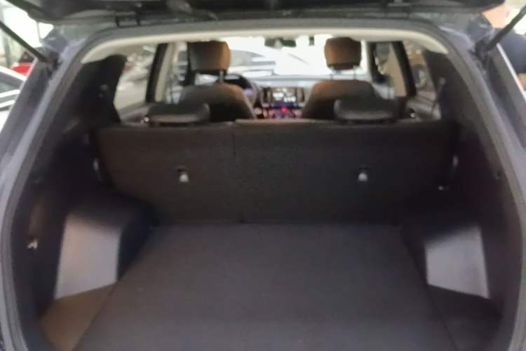 Used Hyundai ix35 2019 2.0L Automatic 2WD Zhiyong·Changxiang Edition China VI Standard Trunk