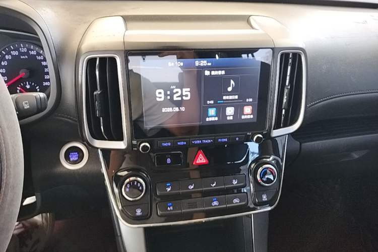 Used Hyundai ix35 2019 2.0L Automatic 2WD Zhiyong·Changxiang Edition China V Standard Audio And AC Panel