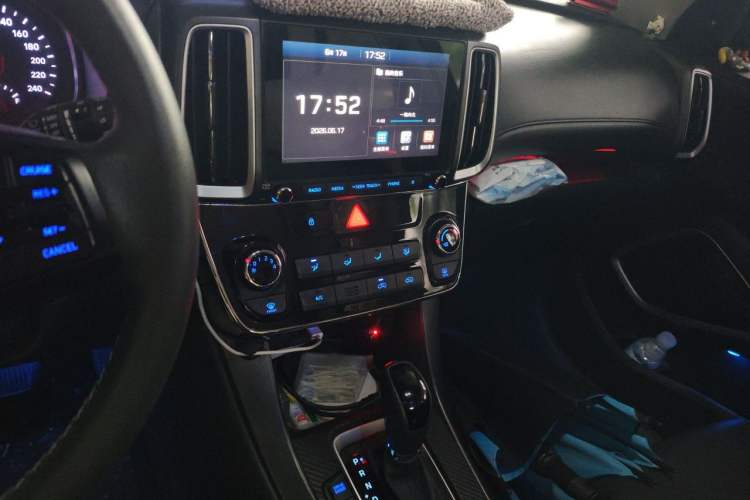 Used Hyundai ix35 2019 2.0L Automatic 2WD Zhiyong·Changxiang Edition China VI Standard Audio And AC Panel