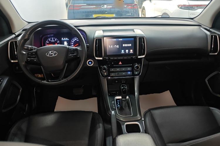 Used Hyundai ix35 2019 2.0L Automatic 2WD Zhiyong·Changxiang Edition China V Standard Center Console