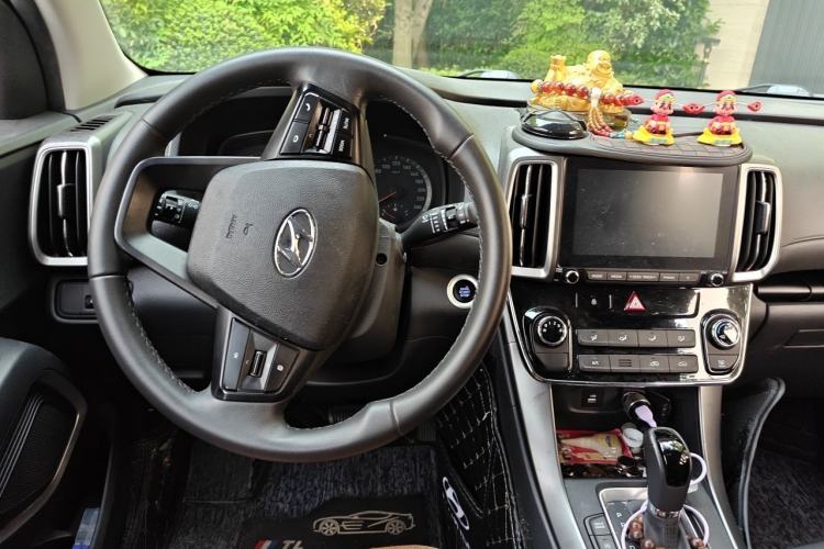 Used Hyundai ix35 2019 2.0L Automatic 2WD Zhiyong·Changxiang Edition China VI Standard Center Console