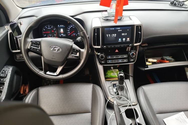 Used Hyundai ix35 2019 2.0L Automatic 2WD Zhiyong·Changxiang Edition China V Standard Center Console