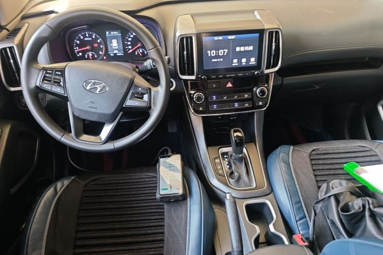 Used Hyundai ix35 2019 2.0L Automatic 2WD Zhiyong·Changxiang Edition China VI Standard Center Console