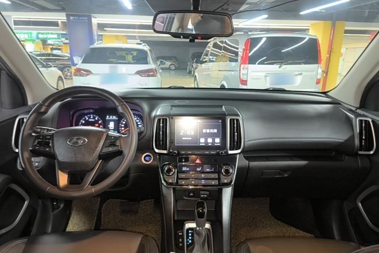 Used Hyundai ix35 2019 2.0L Automatic 2WD Zhiyong·Changxiang Edition China VI Standard Center Console
