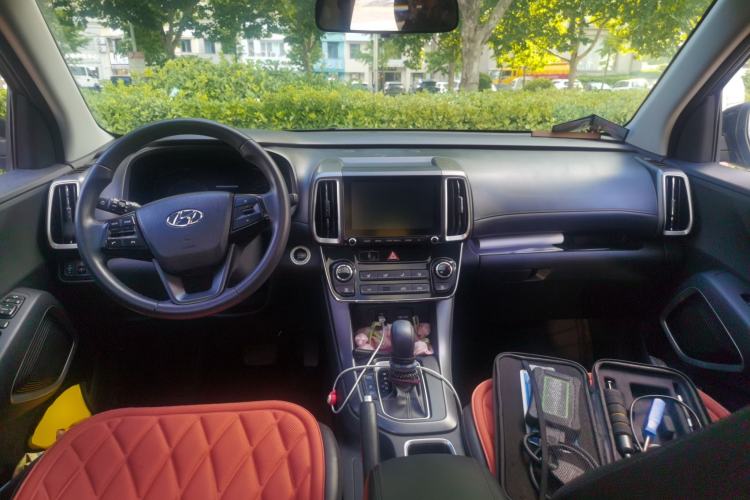 Used Hyundai ix35 2019 2.0L Automatic 2WD Zhiyong·Changxiang Edition China V Standard Center Console