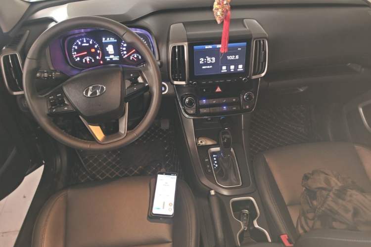 Used Hyundai ix35 2019 2.0L Automatic 2WD Zhiyong·Changxiang Edition China VI Standard Center Console