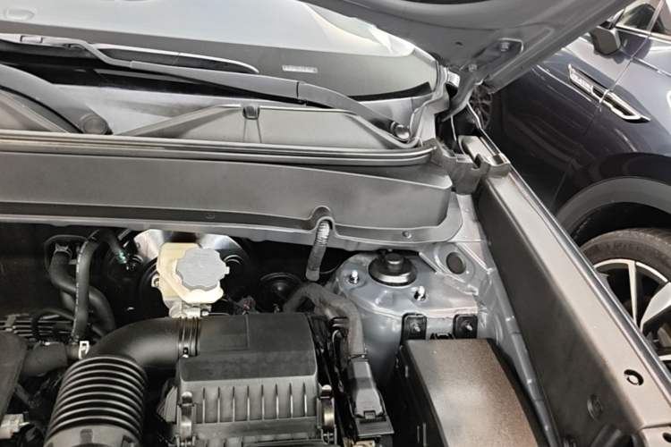 Used Hyundai ix35 2019 2.0L Automatic 2WD Zhiyong·Changxiang Edition China VI Standard Engine Bay Left
