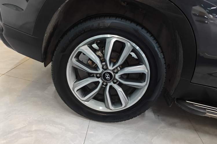 Used Hyundai ix35 2019 2.0L Automatic 2WD Zhiyong·Changxiang Edition China V Standard Exterior 5