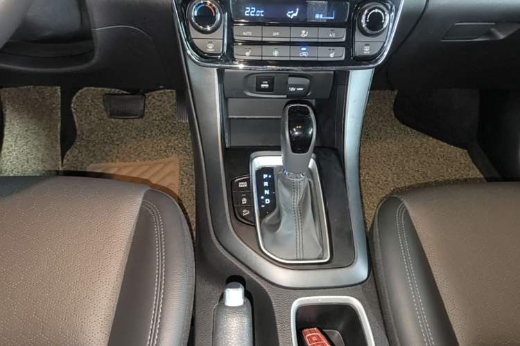Used Hyundai ix35 2019 2.0L Automatic 2WD Zhiyong·Changxiang Edition China VI Standard Gear Lever