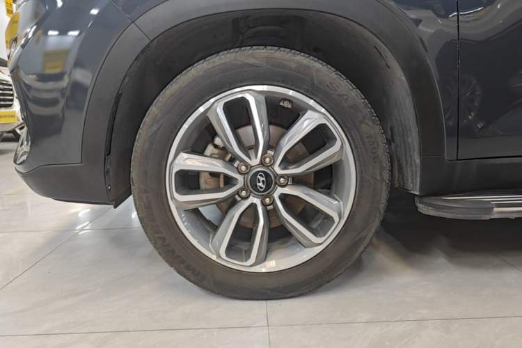 Used Hyundai ix35 2019 2.0L Automatic 2WD Zhiyong·Changxiang Edition China V Standard Left Front Wheel Hub