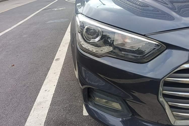Used Hyundai ix35 2019 2.0L Automatic 2WD Zhiyong·Changxiang Edition China VI Standard Right Front Headlight