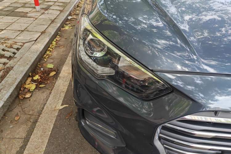 Used Hyundai ix35 2019 2.0L Automatic 2WD Zhiyong·Changxiang Edition China VI Standard Right Front Headlight
