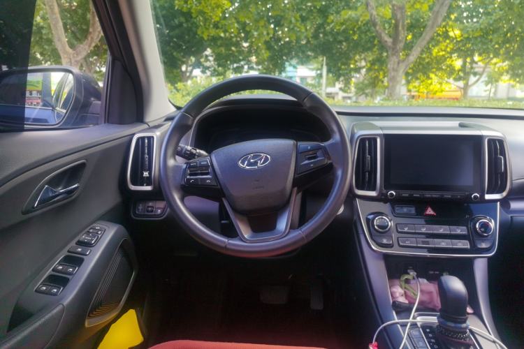Used Hyundai ix35 2019 2.0L Automatic 2WD Zhiyong·Changxiang Edition China V Standard Steering Wheel