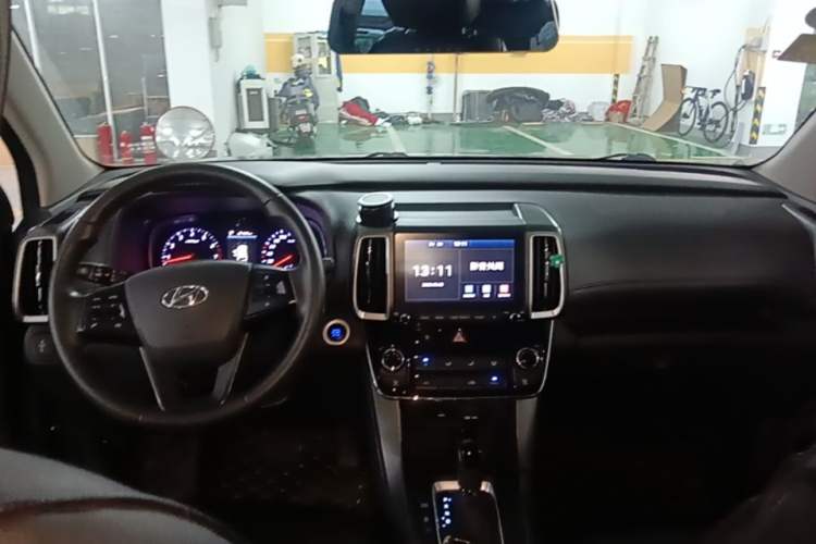 Used Hyundai ix35 2019 2.0L Automatic 2WD Zhiyong·Changxiang Edition China VI Standard Center Console