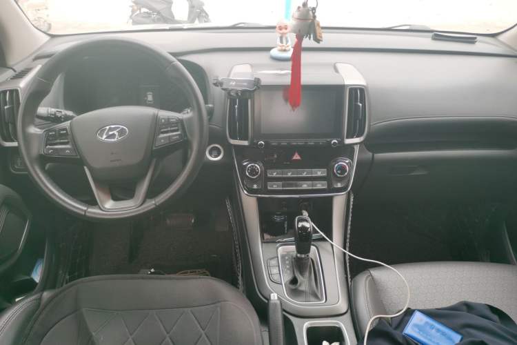 Used Hyundai ix35 2019 2.0L Automatic 2WD Zhiyong·Changxiang Edition China VI Standard Center Console