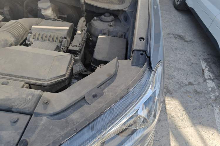 Used Hyundai ix35 2019 2.0L Automatic 2WD Zhiyong·Changxiang Edition China V Standard Engine Bay Left