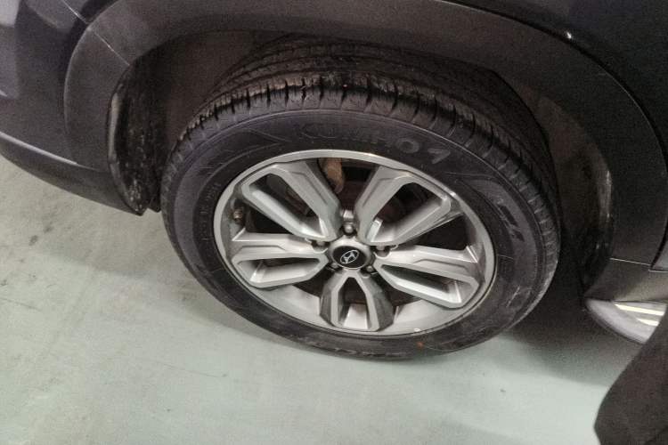 Used Hyundai ix35 2019 2.0L Automatic 2WD Zhiyong·Changxiang Edition China V Standard Exterior 5