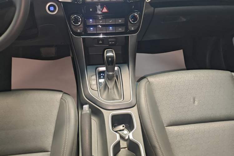 Used Hyundai ix35 2019 2.0L Automatic 2WD Zhiyong·Changxiang Edition China VI Standard Gear Lever