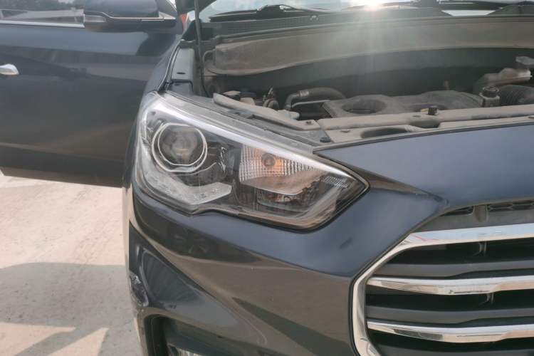 Used Hyundai ix35 2019 2.0L Automatic 2WD Zhiyong·Changxiang Edition China VI Standard Right Front Headlight
